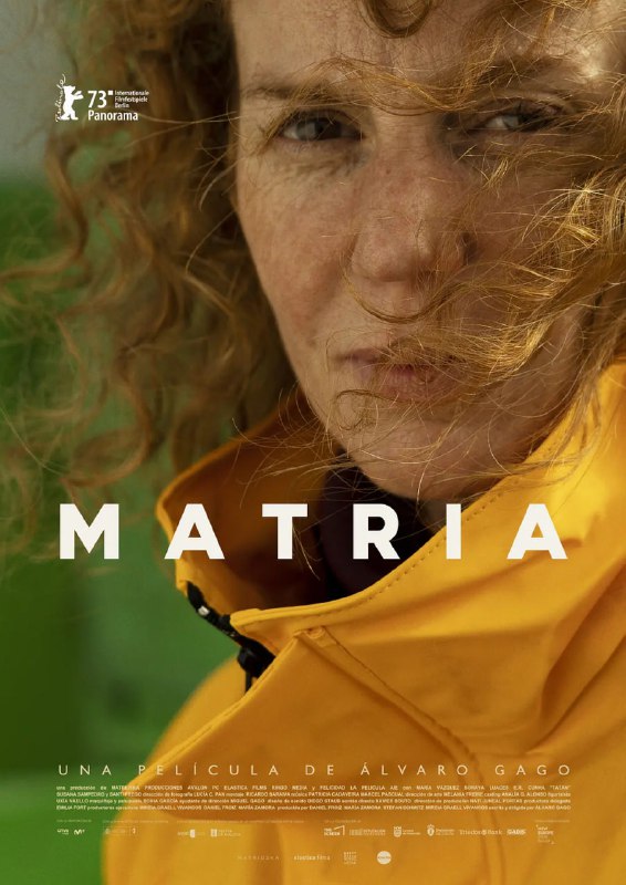 名称：中年女性 Matria (2023) 中字描述：年过四十的拉蒙娜身兼数份工作以应对巨大的经济压力，琐碎而残忍的生活让她倍感焦虑，她该如何摆脱这种可怕的循环？导演阿尔瓦罗·加戈使用大量手持跟拍镜头，如纪录片般真实展现了一位中年妇女所处的社会关系网络，现实主义风格的粗粝影像描绘出了一幅底层阶级女性的生活肖像