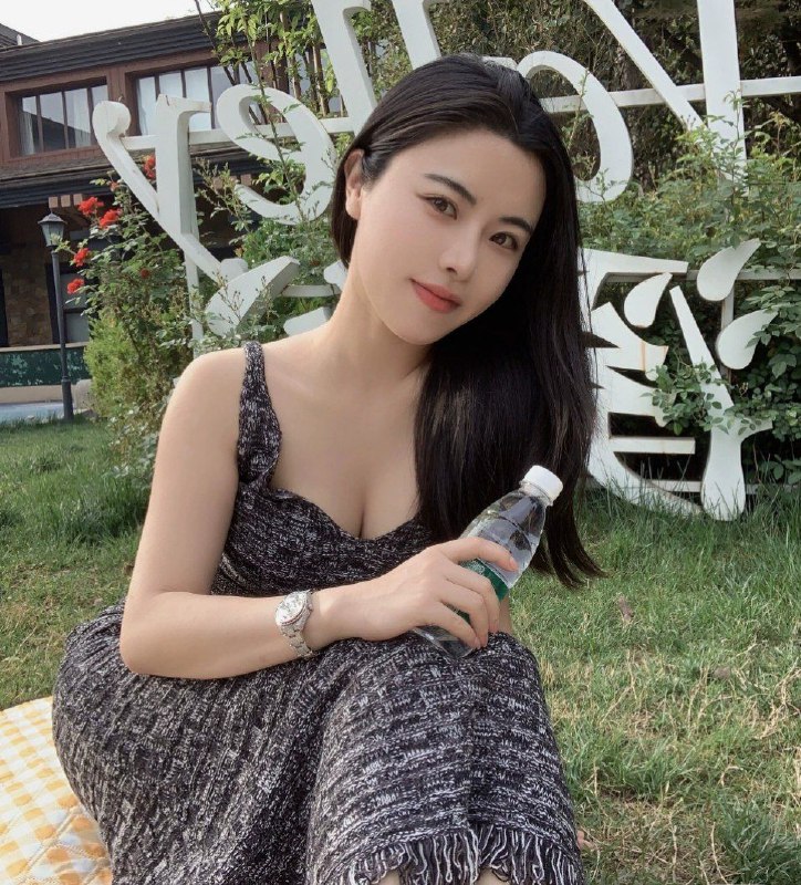 名称：我替摆烂千金逆袭描述：完整短剧我替摆烂千金逆袭80集全链接：