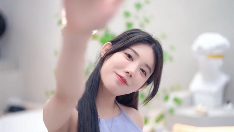名称： 完蛋 我也能追到美女了描述： 玩家将在游戏中化身男主角，用第一视角沉浸式与一位让你心动的女孩展开一场真实的恋爱之旅