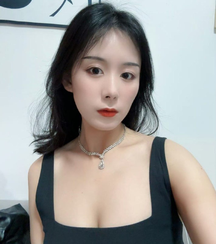 名称：团宠老妈惹不起描述：完整短剧团宠老妈惹不起100集全链接：