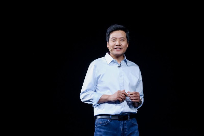 名称：雷军2020-2024年度演讲全文描述：雷军2020-2024年度演讲全文概述：从“豁出去，干”的小米十周年庆典，到“最好的投资，就是投资自己”的个人成长鼓励，再到“熬过绝望低谷，你便无人能敌”的坚韧分享，以及“别畏难，先干起来再说！”的行动号召，雷军年度演讲始终传递着积极向上的力量