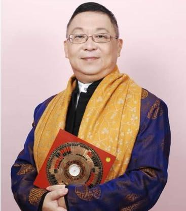 名称：李居明-帝皇风水绝学描述：《李居明-帝皇风水绝学》是国际知名风水大师李居明的权威著作，系统总结了其20多年的实战经验